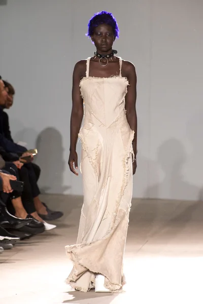 Look 28